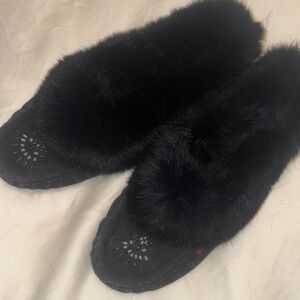 Softmoc moccasins with rabbit fur trim black
